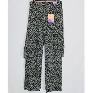 NWT Your Cute Jeans Girl's Cargo Jeans in Animal Print - Wide Leg -‎ Size 7